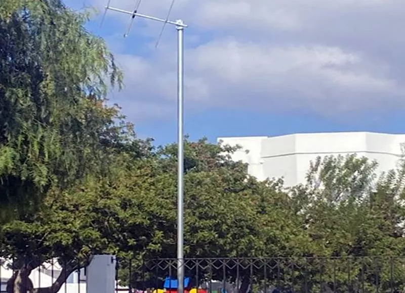 Vecinos de Titerroy piden que se retire un antena del parque Club de los  Leones - Lancelot Digital