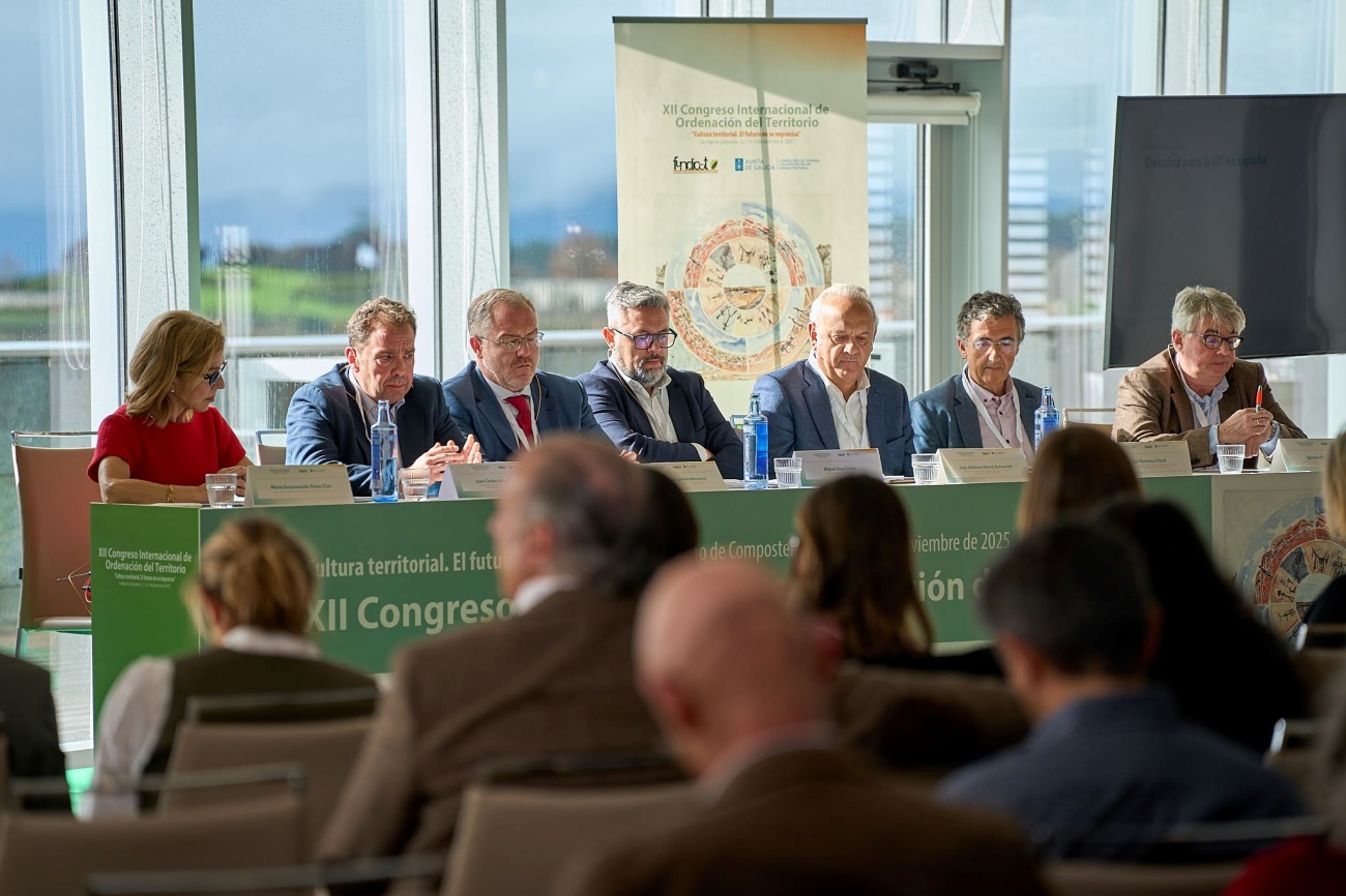 La empresa pública presentó seis aportaciones y expuso proyectos clave como la Estrategia Canaria de Reto Demográfico y la Agenda Urbana Rural de Los Silos La empresa pública presentó seis aportaciones y expuso proyectos clave como la Estrategia Canaria de Reto Demográfico y la Agenda Urbana Rural de Los Silos