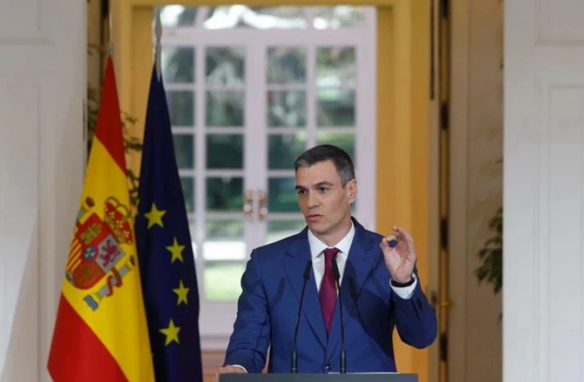 Según el CIS de Tezanos, el PSOE conserva una ventaja de diez puntos sobre el PP pese a su caída Según el CIS de Tezanos, el PSOE conserva una ventaja de diez puntos sobre el PP pese a su caída