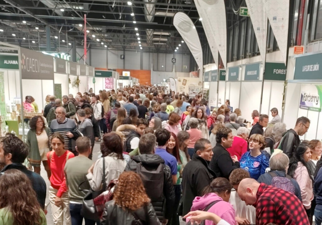 La feria apuesta por la alimentación ecológica, sin pesticidas, sin hormonas, sin antibióticos y sin manipulación genética La feria apuesta por la alimentación ecológica, sin pesticidas, sin hormonas, sin antibióticos y sin manipulación genética