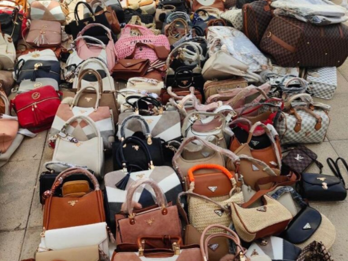 La mercancía incautada estaba destinada a su venta en los principales mercadillos de Lanzarote La mercancía incautada estaba destinada a su venta en los principales mercadillos de Lanzarote