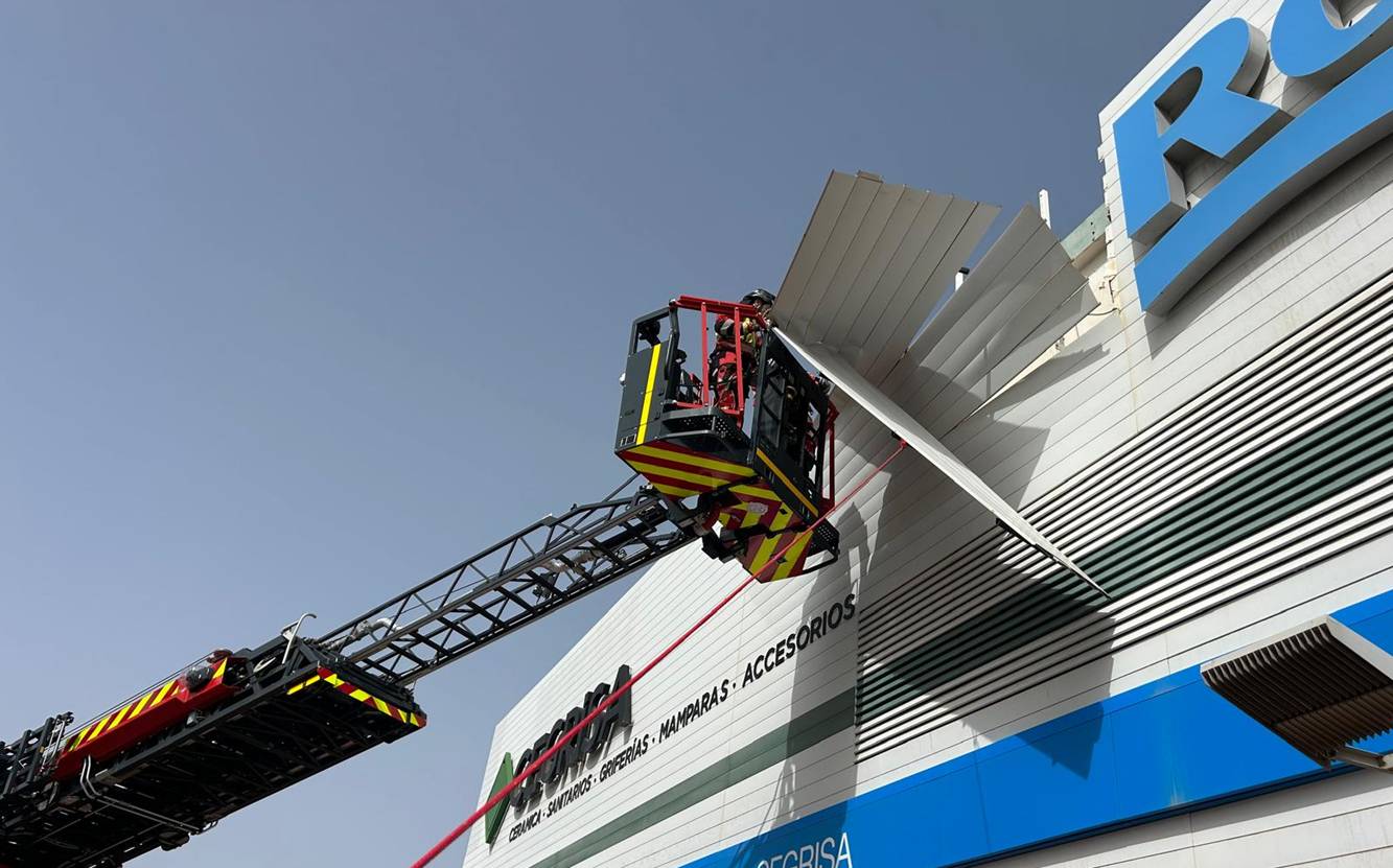 El viento continua dejando estragos importantes en la isla El viento continua dejando estragos importantes en la isla