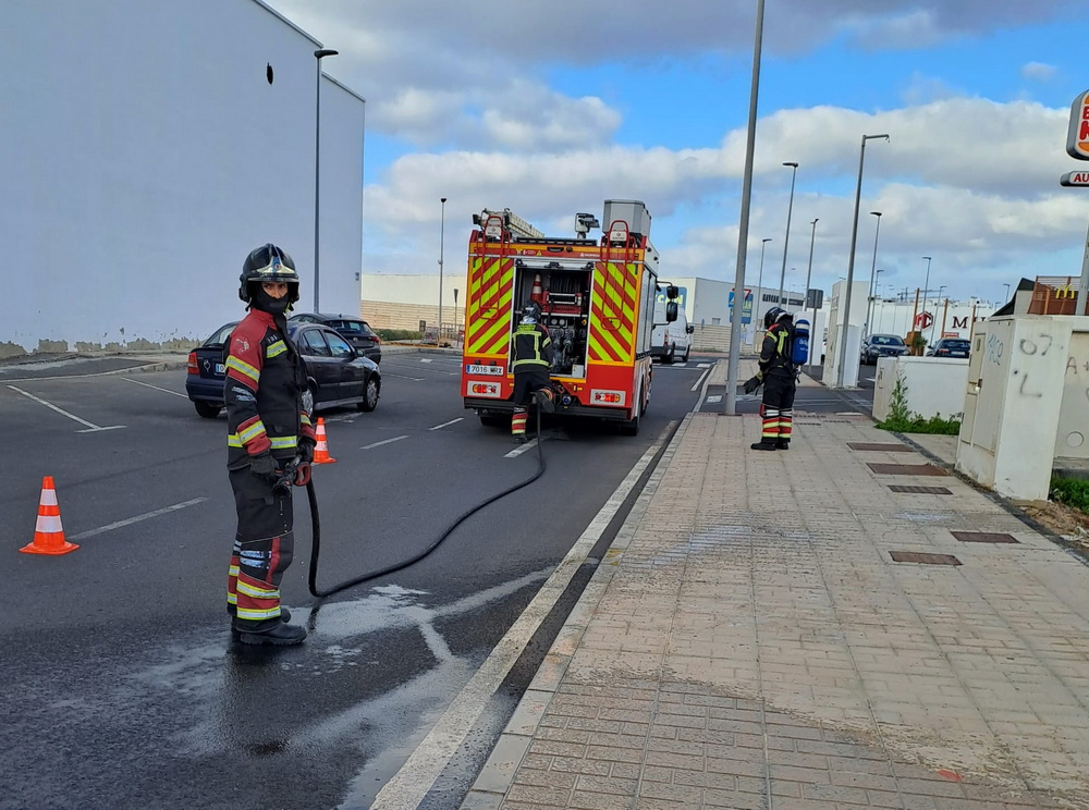 Incendio de basura arrecife 1 Incendio de basura arrecife 1
