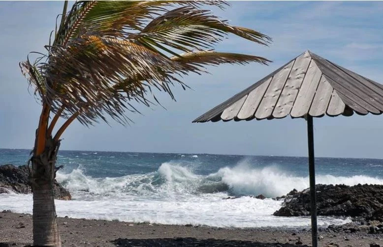 El viento seguirá azotando Lanzarote tras dejar rachas de hasta 70,8 km/h en la isla El viento seguirá azotando Lanzarote tras dejar rachas de hasta 70,8 km/h en la isla