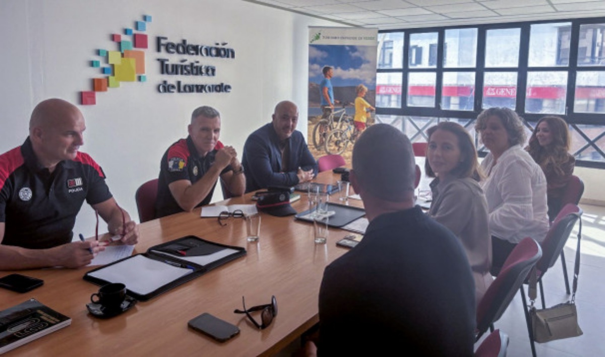 La FTL traslada a la Policía Canaria las inquietudes del sector, ante el próximo despliegue de este cuerpo en Lanzarote La FTL traslada a la Policía Canaria las inquietudes del sector, ante el próximo despliegue de este cuerpo en Lanzarote