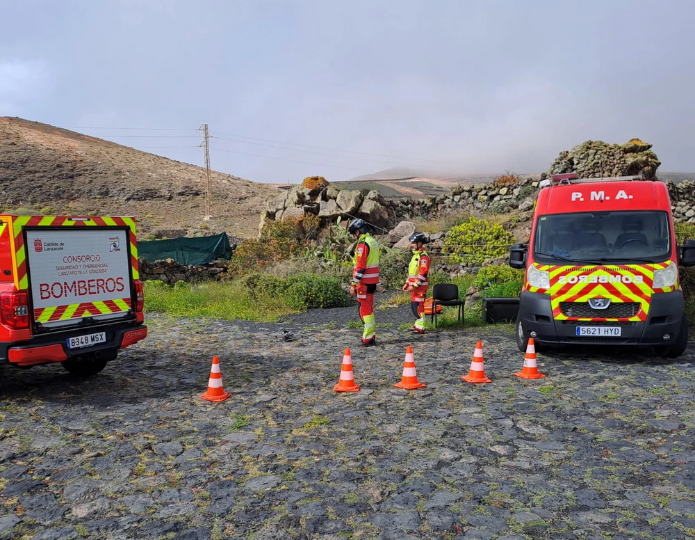 Localizan un cuerpo sin vida en la zona de Famara durante la búsqueda del senderista desaparecido Localizan un cuerpo sin vida en la zona de Famara durante la búsqueda del senderista desaparecido