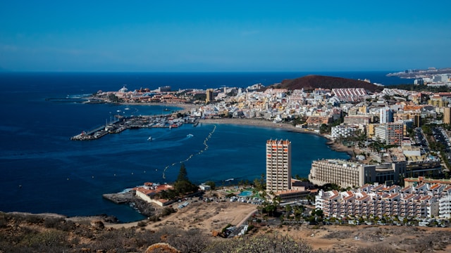 Cómo afectan los cambios en la Ley de Propiedad Horizontal y el alquiler vacacional a las comunidades de propietarios en Tenerife Cómo afectan los cambios en la Ley de Propiedad Horizontal y el alquiler vacacional a las comunidades de propietarios en Tenerife