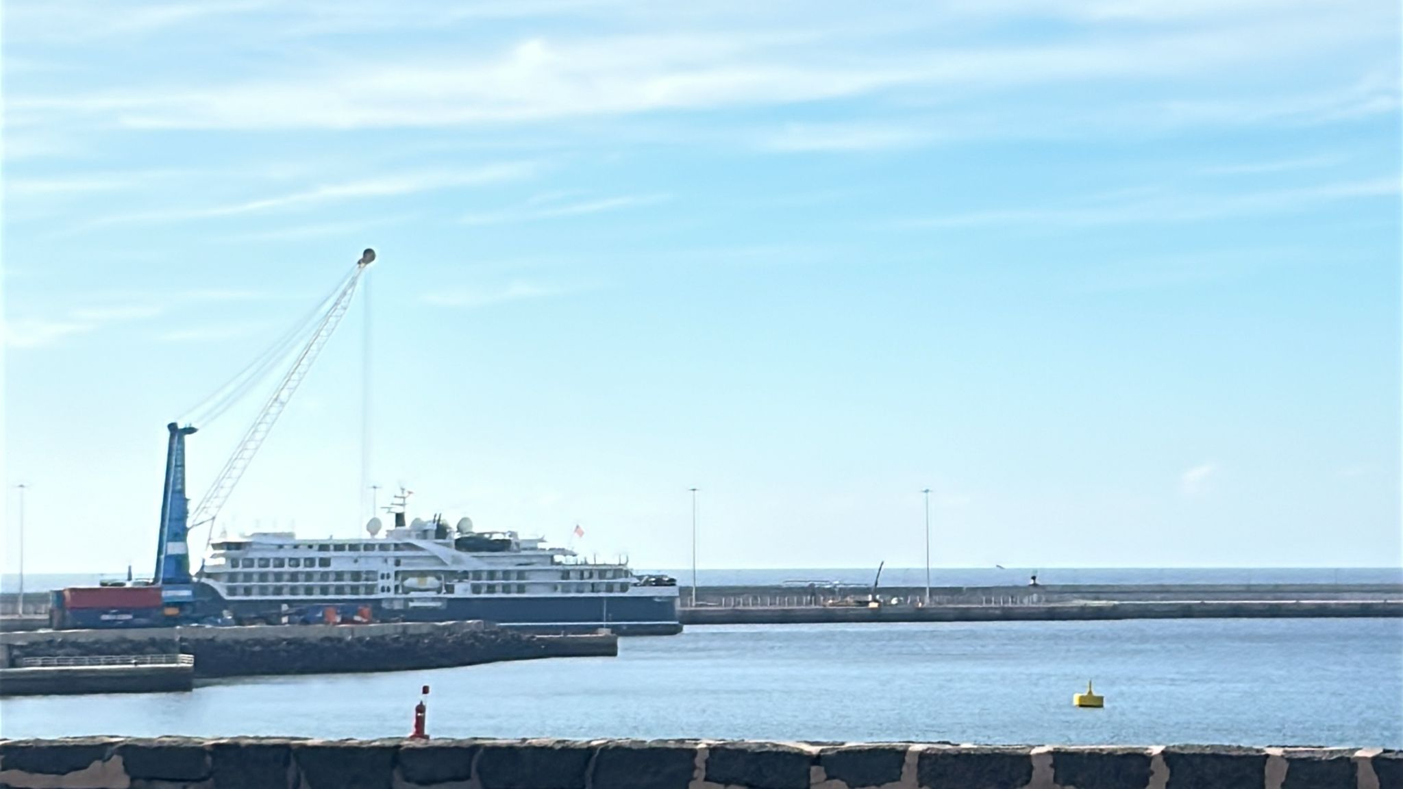 Se trata de un barco de la misma compañía que está atracado en Los Mármoles sin ninguna relación Se trata de un barco de la misma compañía que está atracado en Los Mármoles sin ninguna relación