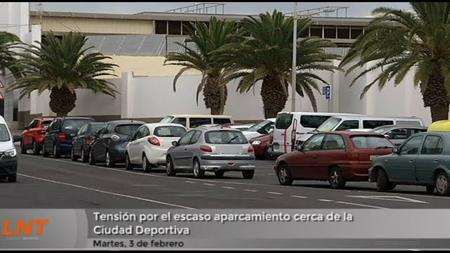 Tensión por el escaso aparcamiento cerca de la Ciudad Deportiva Tensión por el escaso aparcamiento cerca de la Ciudad Deportiva