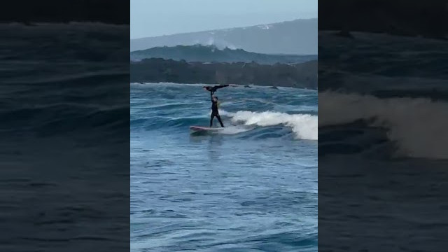 Acrobacias sobre las olas Acrobacias sobre las olas