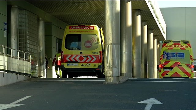 Un ciudadano alemán, en estado muy grave tras el choque de varios coches y un camión en la LZ-2 Un ciudadano alemán, en estado muy grave tras el choque de varios coches y un camión en la LZ-2